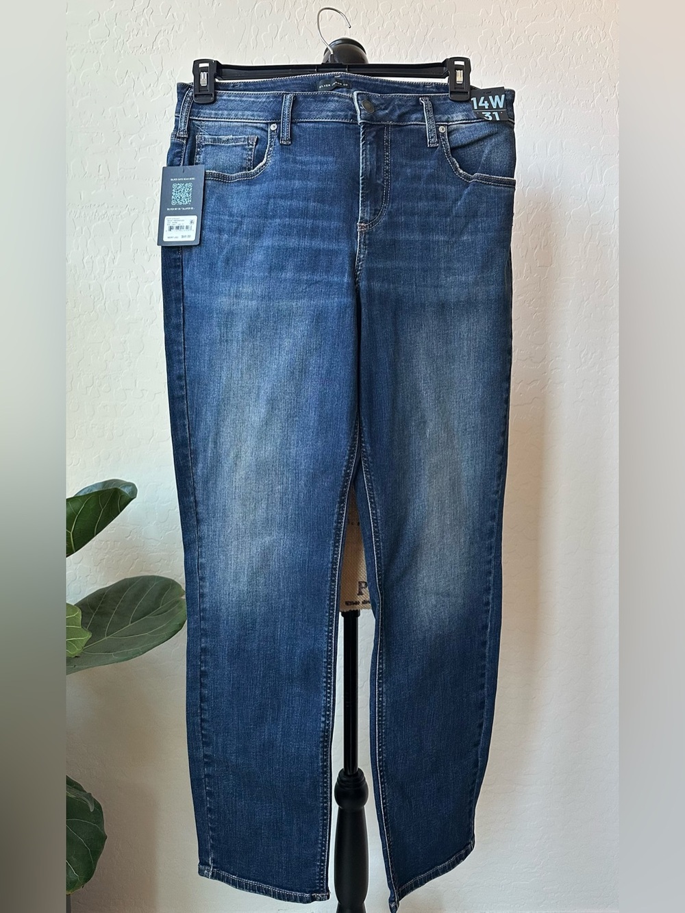 Silver Jeans Women’s Indigo Straight Leg Jeans